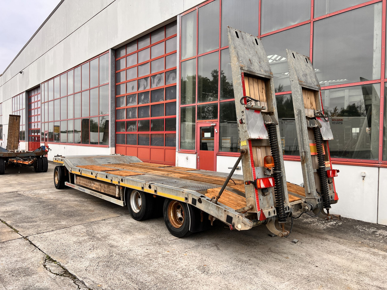 Möslein TF3 Schwebheim  3 Achs Tiefladeranhänger - مقطورة بلودر منخفض: صورة 3 Möslein TF3 Schwebheim  3 Achs Tiefladeranhänger - مقطورة بلودر منخفض: صورة 3