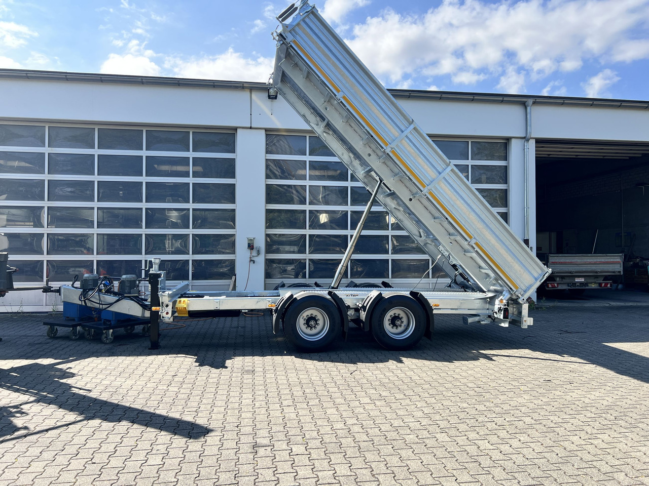 Möslein TTD 19 B neuer 19 t Tandemkipper- Tieflader hydraulischer Klappe - مقطورة قلابة: صورة 5 Möslein TTD 19 B neuer 19 t Tandemkipper- Tieflader hydraulischer Klappe - مقطورة قلابة: صورة 5