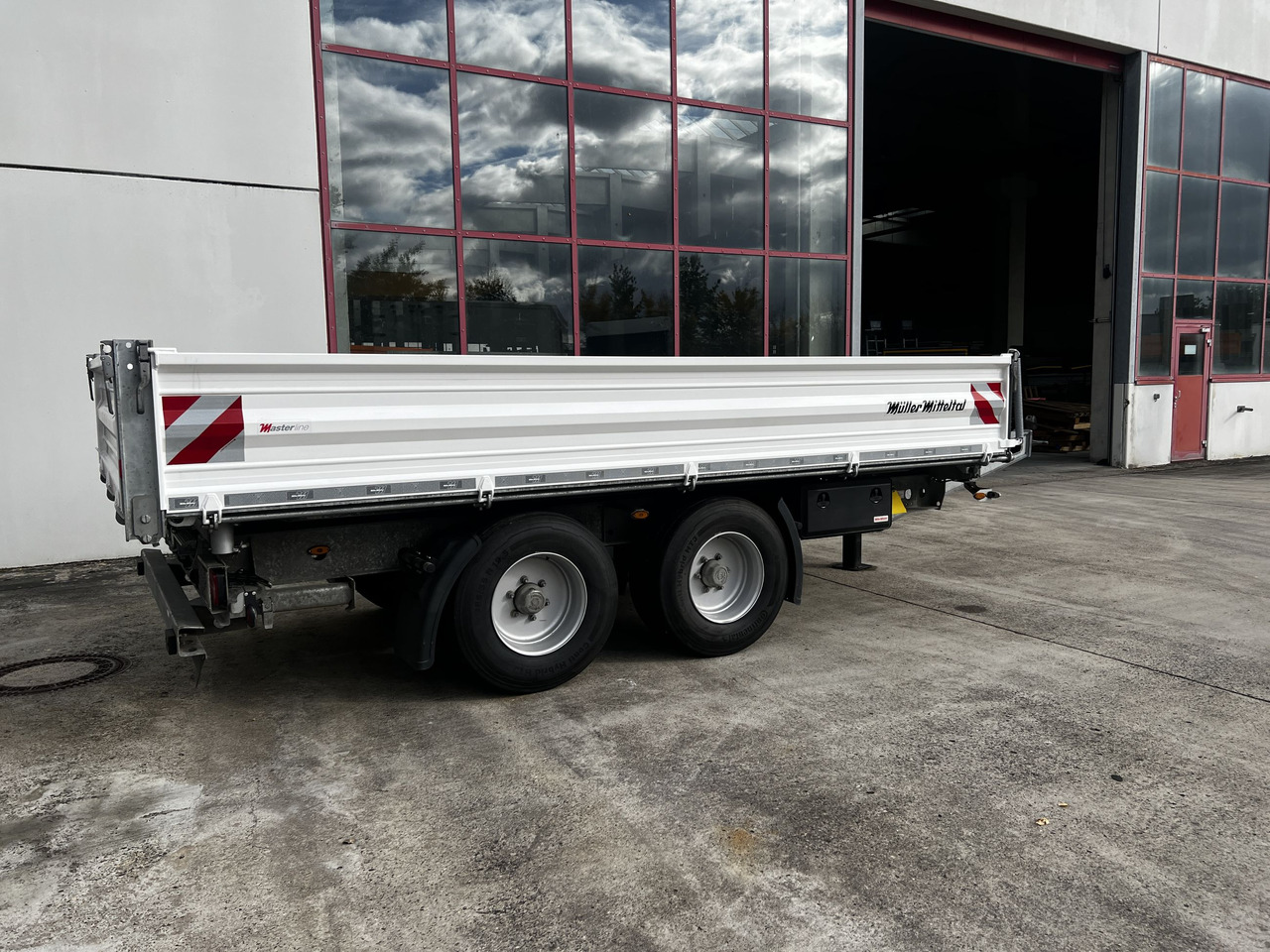 Müller Mitteltal TA-2 14,4 t Tandemkipper- Tieflader Breitbereifung NEUWERTIG - مقطورة قلابة: صورة 4 Müller Mitteltal TA-2 14,4 t Tandemkipper- Tieflader Breitbereifung NEUWERTIG - مقطورة قلابة: صورة 4
