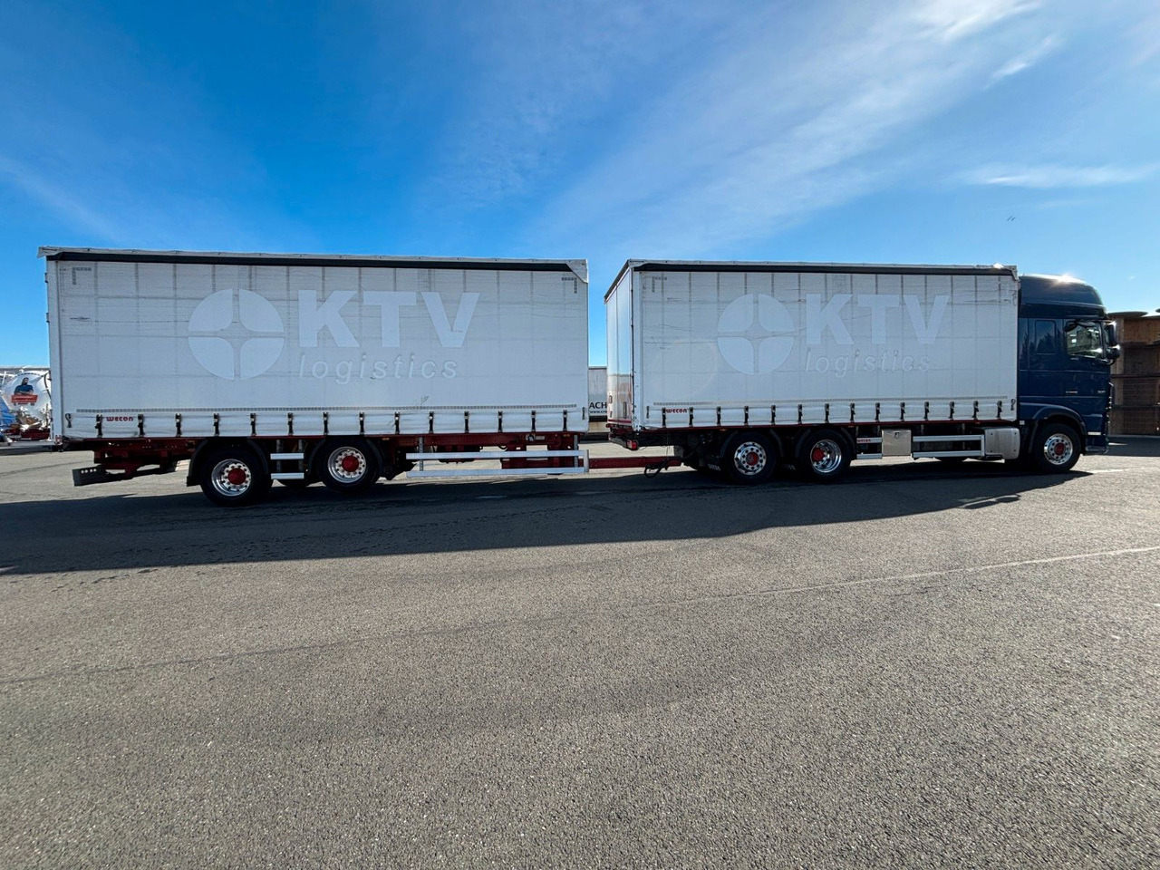 DAF SSC XF 480 Jumbozug + Anh Wecon Staplerhalterung - شاحنة ذات ستائر جانبية: صورة 5 DAF SSC XF 480 Jumbozug + Anh Wecon Staplerhalterung - شاحنة ذات ستائر جانبية: صورة 5