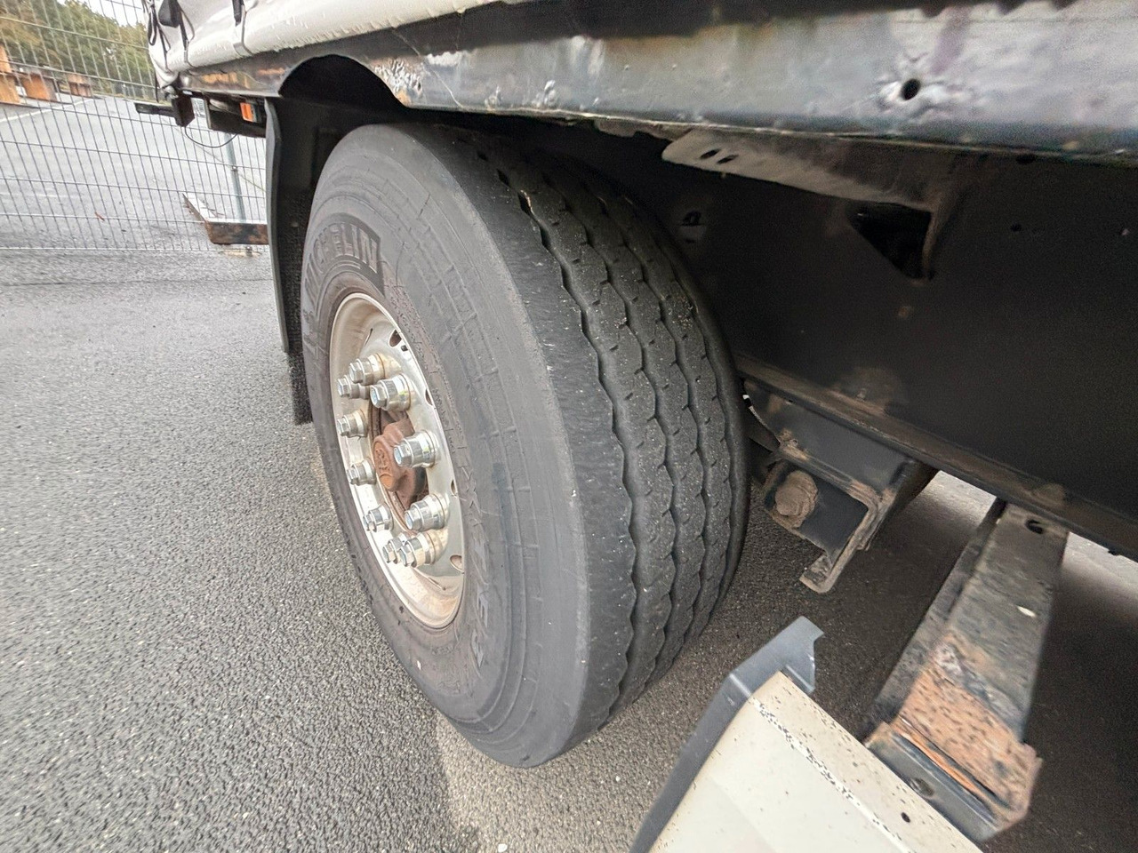 Krone SD Plane Mitnahmestapler Nachlaufachse - نصف مقطورة بستائر جانبية: صورة 5 Krone SD Plane Mitnahmestapler Nachlaufachse - نصف مقطورة بستائر جانبية: صورة 5