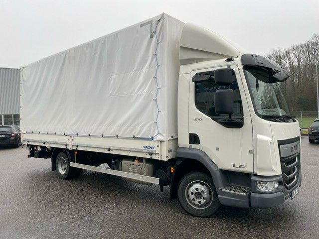 DAF FA LF 210 8t Pritsche/Plane+LBW DAF FA LF 210 8t Pritsche/Plane+LBW - شاحنة ذات ستائر جانبية: صورة 1 DAF FA LF 210 8t Pritsche/Plane+LBW DAF FA LF 210 8t Pritsche/Plane+LBW - شاحنة ذات ستائر جانبية: صورة 1