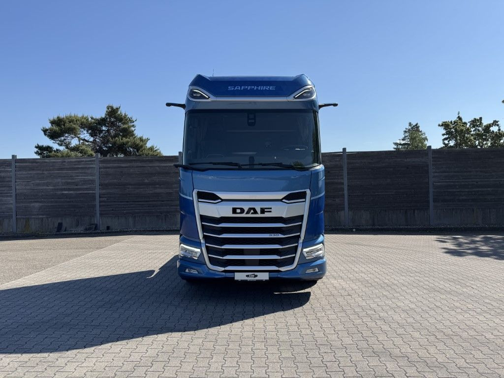 DAF FT XG 530 BLAU METALLIC Limited Edition - مقطورة السحب: صورة 5 DAF FT XG 530 BLAU METALLIC Limited Edition - مقطورة السحب: صورة 5