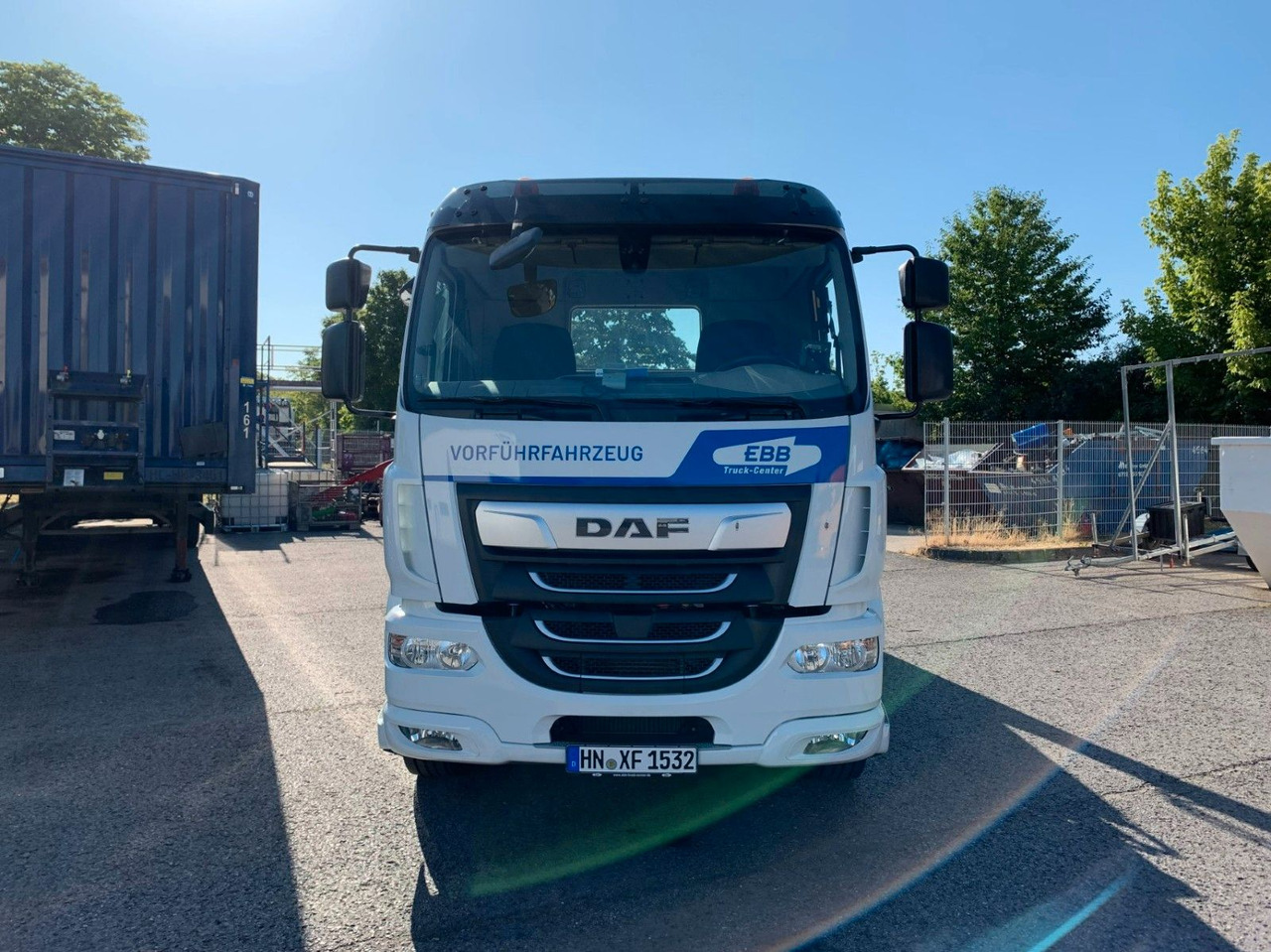 DAF LF 310 18t VDL Absetzkipper DAF LF 310 18t VDL Absetzkipper - شاحنة لودر انزلاقي: صورة 2 DAF LF 310 18t VDL Absetzkipper DAF LF 310 18t VDL Absetzkipper - شاحنة لودر انزلاقي: صورة 2