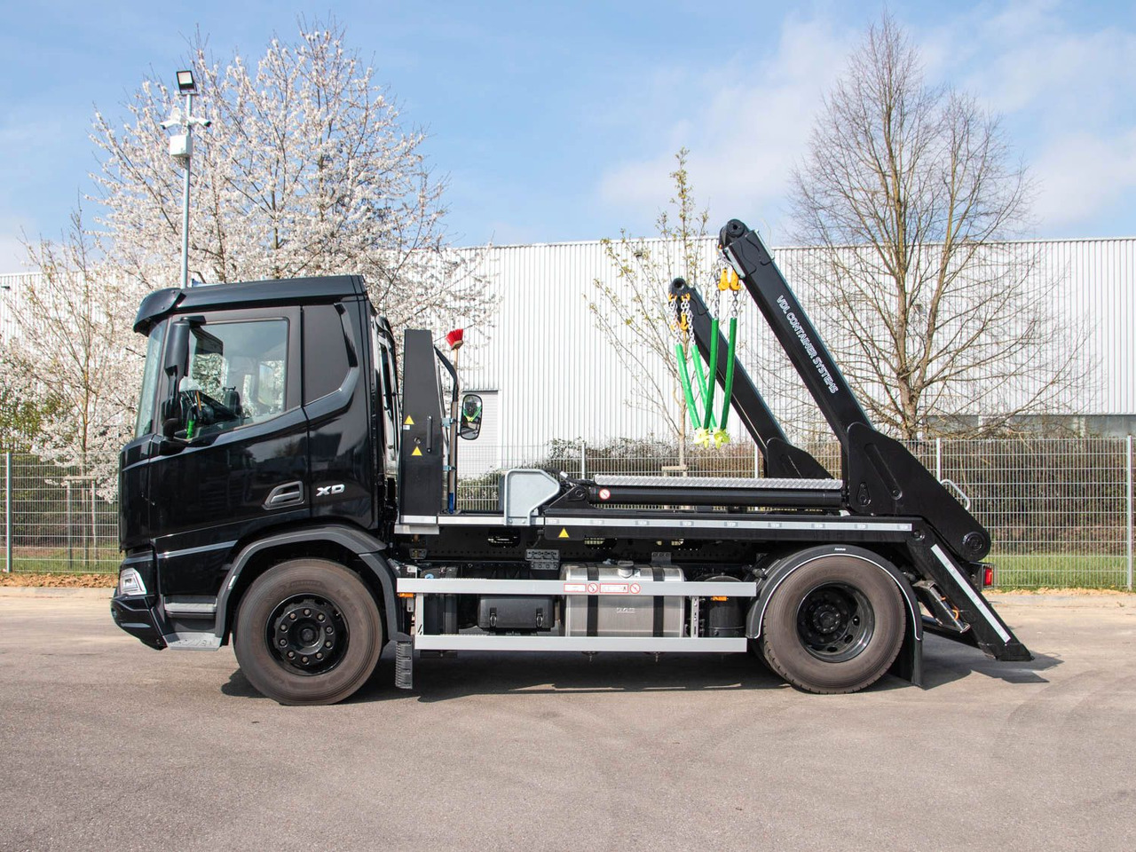 DAF XD 410 FA Absetzkipper DAF XD 410 FA Absetzkipper - شاحنة لودر انزلاقي: صورة 5 DAF XD 410 FA Absetzkipper DAF XD 410 FA Absetzkipper - شاحنة لودر انزلاقي: صورة 5