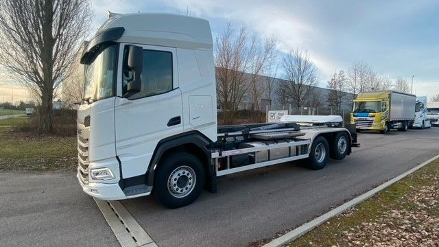 DAF XF 480 FAN Abroller VDL DAF XF 480 FAN Abroller VDL - شاحنة برافعة خطافية: صورة 2 DAF XF 480 FAN Abroller VDL DAF XF 480 FAN Abroller VDL - شاحنة برافعة خطافية: صورة 2