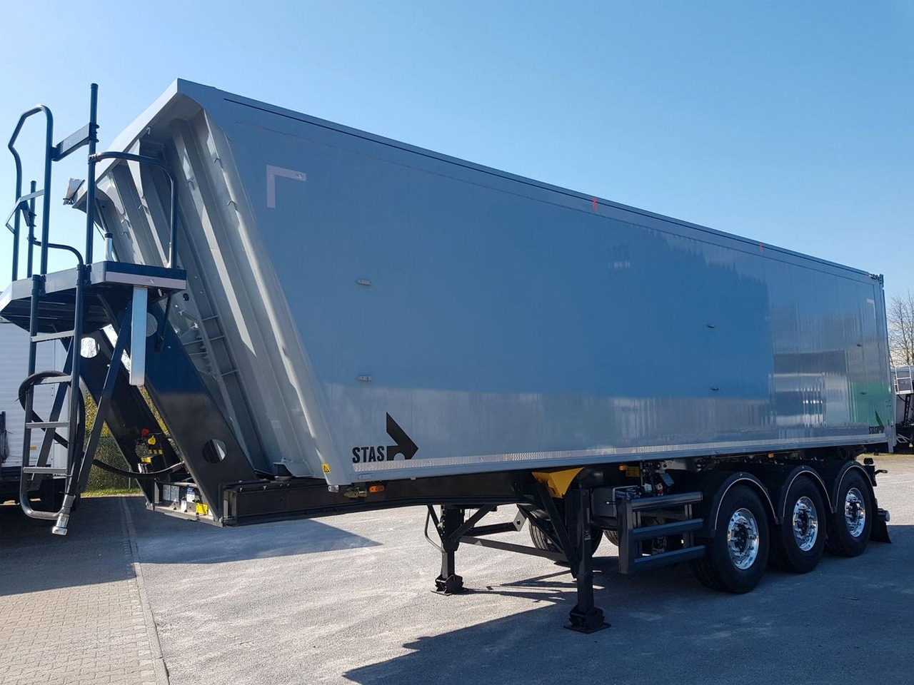 Stas agroSTAR 47,6 cbm Kippsattelauflieger Stas agroSTAR 47,6 cbm Kippsattelauflieger - نصف مقطورة قلابة: صورة 1 Stas agroSTAR 47,6 cbm Kippsattelauflieger Stas agroSTAR 47,6 cbm Kippsattelauflieger - نصف مقطورة قلابة: صورة 1