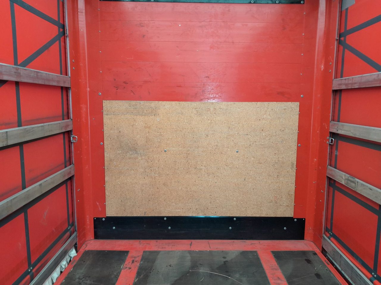 نصف مقطورة بستائر جانبية Wielton Strong Light Schiebeplanensattel NS3K: صورة 21 نصف مقطورة بستائر جانبية Wielton Strong Light Schiebeplanensattel NS3K: صورة 21