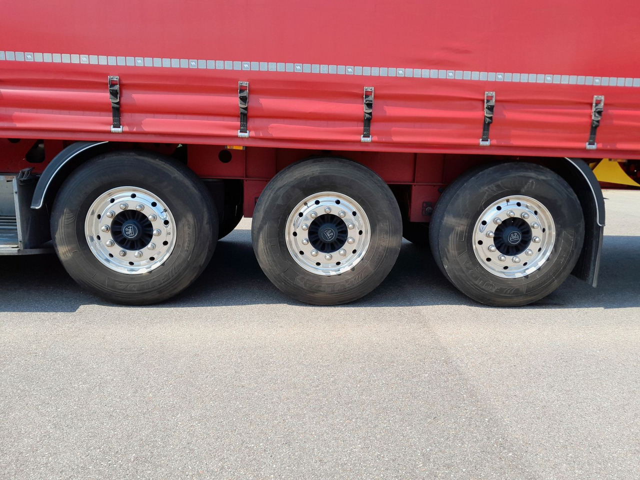 نصف مقطورة بستائر جانبية Wielton Strong Light Schiebeplanensattel NS3K: صورة 11 نصف مقطورة بستائر جانبية Wielton Strong Light Schiebeplanensattel NS3K: صورة 11