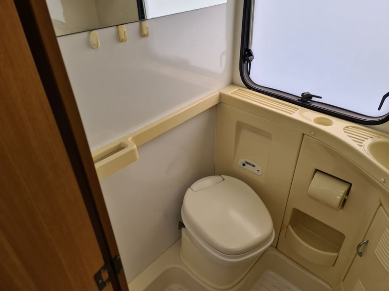 موتر هوم شبه متكامل Ford CAMPER FORD RIMOR SPA: صورة 8 موتر هوم شبه متكامل Ford CAMPER FORD RIMOR SPA: صورة 8