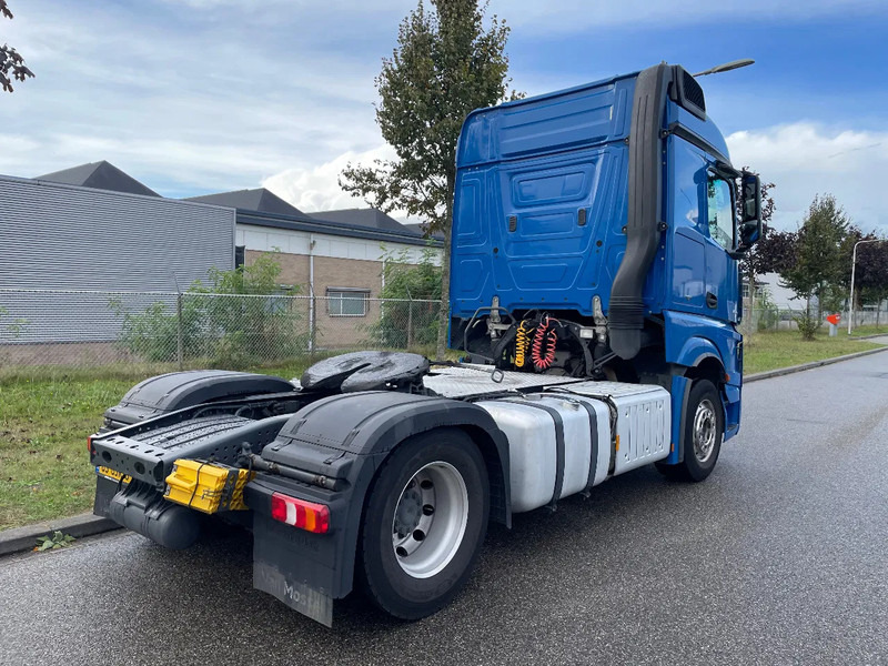 Mercedes-Benz Actros 1943 full adr 2017 only 695.000 km - مقطورة السحب: صورة 4 Mercedes-Benz Actros 1943 full adr 2017 only 695.000 km - مقطورة السحب: صورة 4