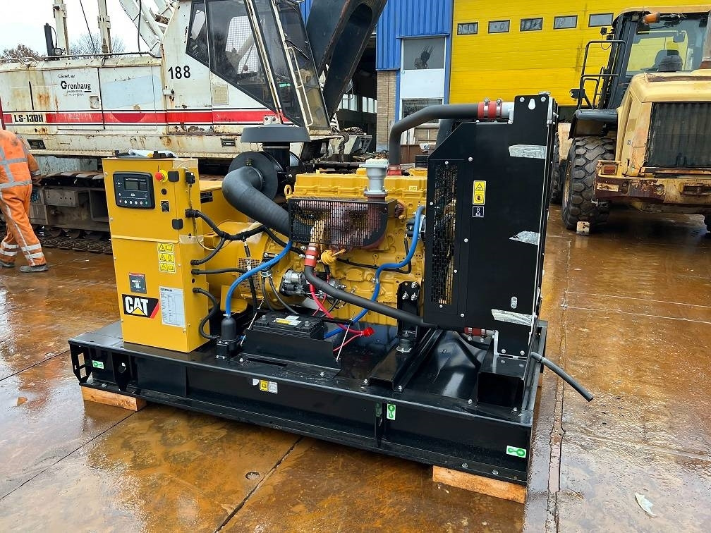CAT DE 200 E3 200 kva 160kw 10 units availble UNUSED - مجموعة المولد: صورة 1 CAT DE 200 E3 200 kva 160kw 10 units availble UNUSED - مجموعة المولد: صورة 1