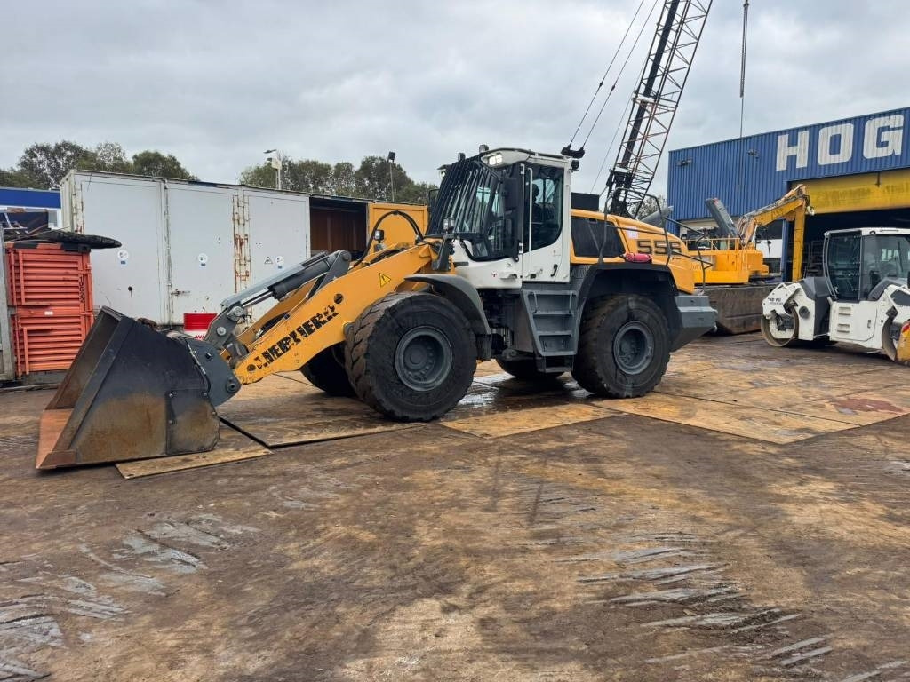 Liebherr L556 - اللودر بعجل: صورة 2 Liebherr L556 - اللودر بعجل: صورة 2