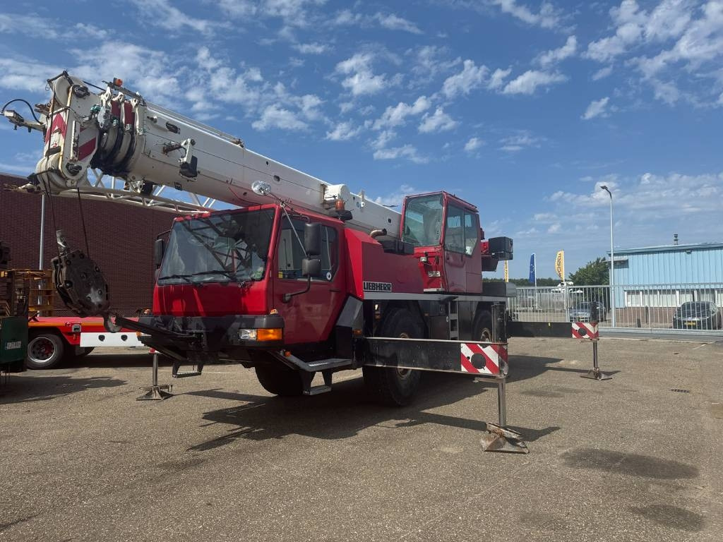 Liebherr LTM 1030-2.1 ( WITH JIB ) - رافعة لجميع التضاريس: صورة 1 Liebherr LTM 1030-2.1 ( WITH JIB ) - رافعة لجميع التضاريس: صورة 1