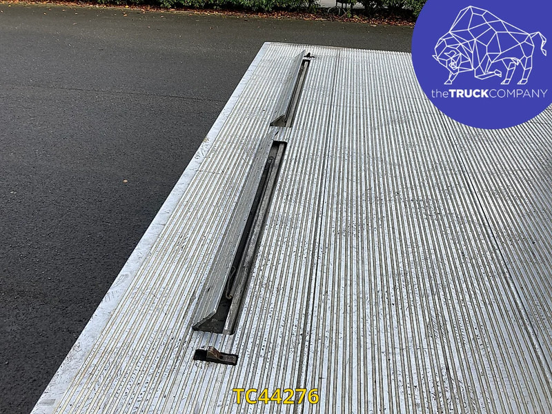 Iveco EuroCargo 100 E15 - شاحنة صندوقية: صورة 2 Iveco EuroCargo 100 E15 - شاحنة صندوقية: صورة 2