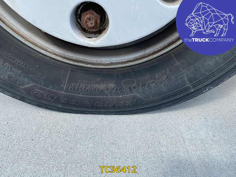 Renault D 240 - شاحنة ذات مبرد: صورة 3 Renault D 240 - شاحنة ذات مبرد: صورة 3