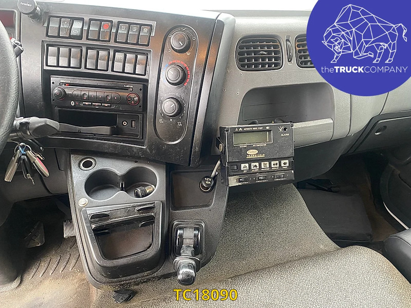 Renault D 240 - شاحنة ذات مبرد: صورة 4 Renault D 240 - شاحنة ذات مبرد: صورة 4