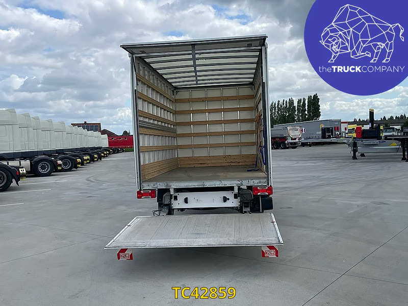 Volkswagen Crafter 2.0 TDI BOX + LIFT - شاحنة بصندوق مغلق: صورة 1 Volkswagen Crafter 2.0 TDI BOX + LIFT - شاحنة بصندوق مغلق: صورة 1