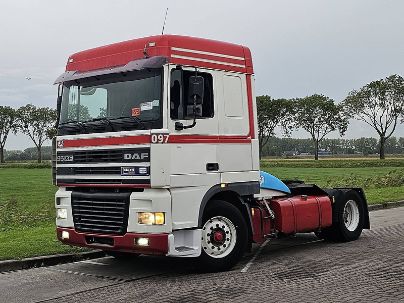 DAF XF 95.380 SPACECAB EURO 2 - رأس تريلا: صورة 2 DAF XF 95.380 SPACECAB EURO 2 - رأس تريلا: صورة 2
