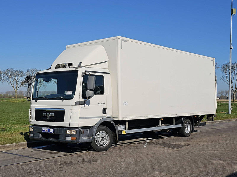 MAN 12.250 TGL MANUAL AIRCO LIFT - شاحنة صندوقية: صورة 2 MAN 12.250 TGL MANUAL AIRCO LIFT - شاحنة صندوقية: صورة 2