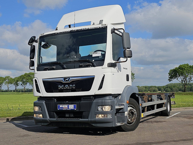 MAN 12.250 TGM LL AIRCO TAILLIFT - ناقلة حاويات/ شاحنة حاويات: صورة 1 MAN 12.250 TGM LL AIRCO TAILLIFT - ناقلة حاويات/ شاحنة حاويات: صورة 1
