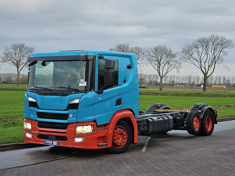 Scania P450 - شاحنة بهيكل معدني للمقصورة: صورة 2 Scania P450 - شاحنة بهيكل معدني للمقصورة: صورة 2