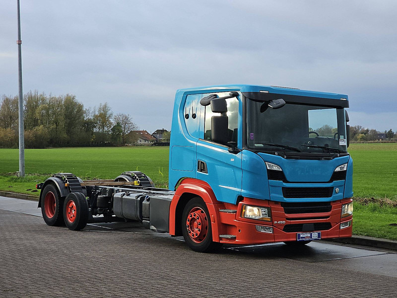 Scania P450 - شاحنة بهيكل معدني للمقصورة: صورة 5 Scania P450 - شاحنة بهيكل معدني للمقصورة: صورة 5