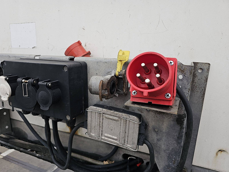 نصف مقطورة بصندوق مغلق Van Eck U T-2 I: صورة 13