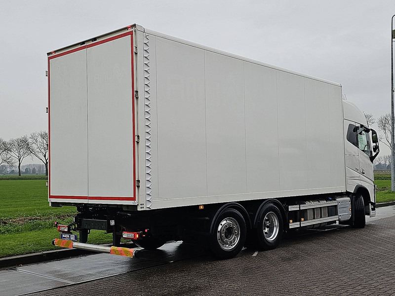 Volvo FH 16.750 6X2*4 4 SEATS 154TKM - شاحنة صندوقية: صورة 3 Volvo FH 16.750 6X2*4 4 SEATS 154TKM - شاحنة صندوقية: صورة 3