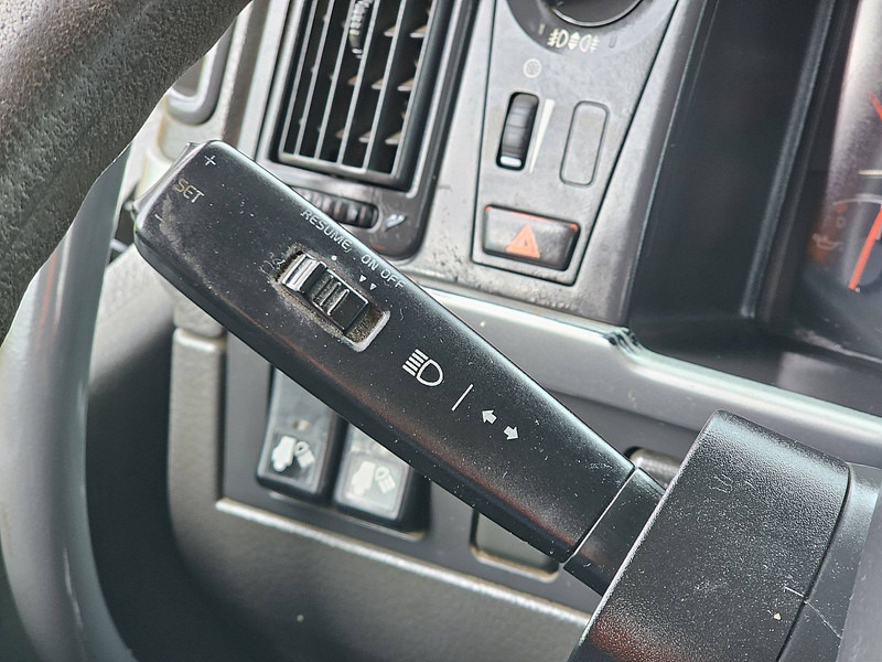شاحنة لودر انزلاقي Volvo FM 330: صورة 11
