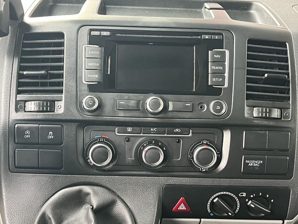 سيارة VW T5 Kombi 2,0 TDI BlueMotion Klima 9-Sitzer: صورة 14 سيارة VW T5 Kombi 2,0 TDI BlueMotion Klima 9-Sitzer: صورة 14