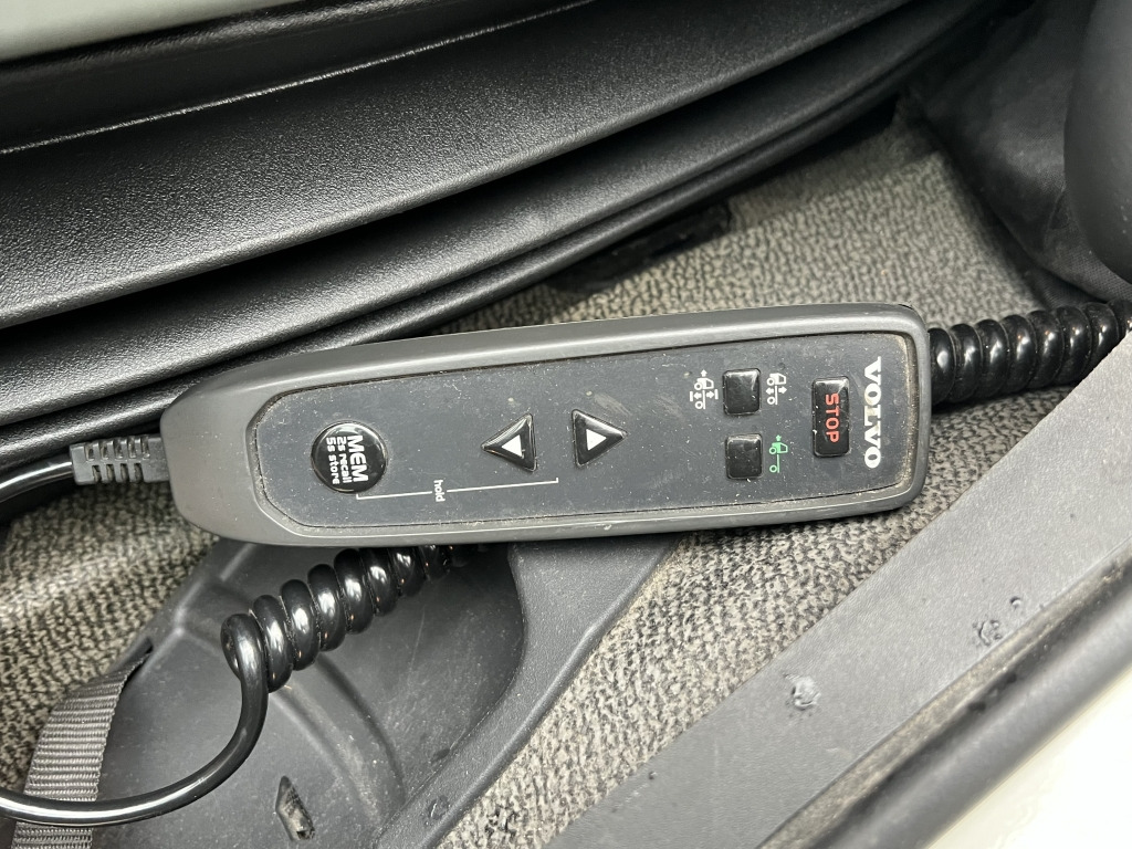 Volvo FL 260 7,2m LBW Klima Tempomat AHK Orig. 125'km - شاحنة ذات ستائر جانبية: صورة 5 Volvo FL 260 7,2m LBW Klima Tempomat AHK Orig. 125'km - شاحنة ذات ستائر جانبية: صورة 5