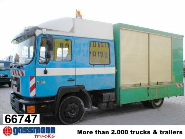MAN Spülwagen - فراغ شاحنة: صورة 1 MAN Spülwagen - فراغ شاحنة: صورة 1