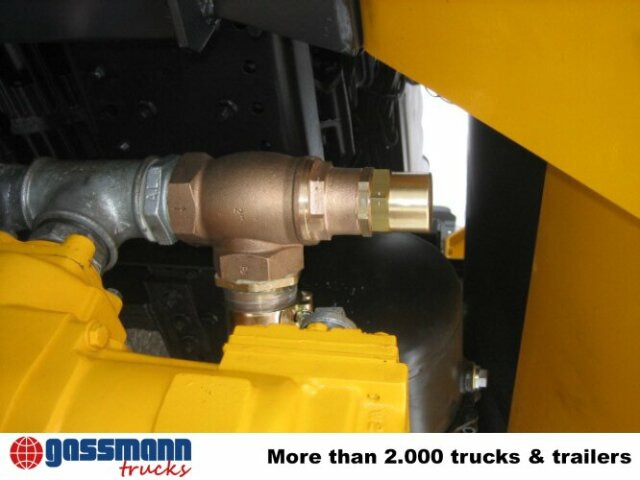 MAN TGA 26.430 6x6 - شاحنة صهريج: صورة 2 MAN TGA 26.430 6x6 - شاحنة صهريج: صورة 2