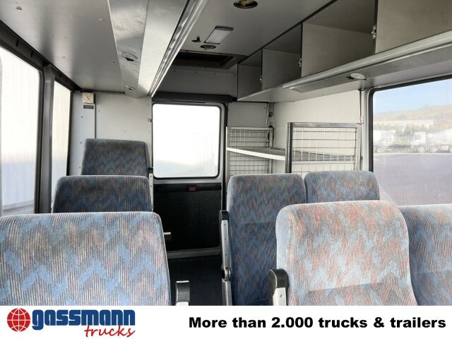 Mercedes-Benz 711 D-KA 4x2, Standklima, 11-Sitze, 2 x on stock - حافلة صغيرة, ميكروباص: صورة 5 Mercedes-Benz 711 D-KA 4x2, Standklima, 11-Sitze, 2 x on stock - حافلة صغيرة, ميكروباص: صورة 5