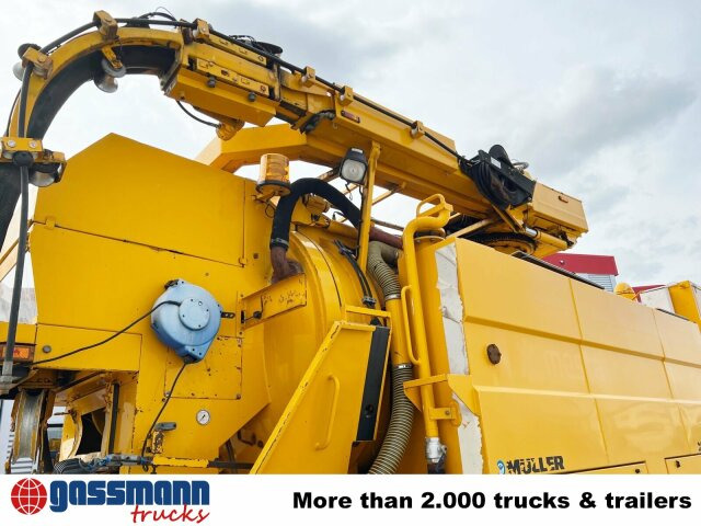 سياره كنس شوارع Mercedes-Benz Actros 3243 K 8x4/4, Müller Saug- und: صورة 15