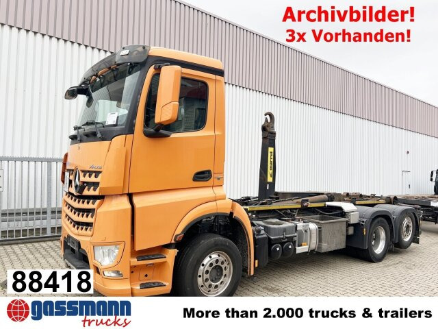 Mercedes-Benz Arocs 2552 L 6x2, Lenk-/Liftachse - شاحنة برافعة خطافية: صورة 1 Mercedes-Benz Arocs 2552 L 6x2, Lenk-/Liftachse - شاحنة برافعة خطافية: صورة 1