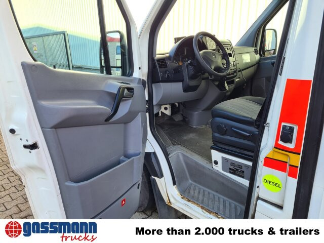 Mercedes-Benz Sprinter 316 KA 4x2, Rettungswagen - فان: صورة 4 Mercedes-Benz Sprinter 316 KA 4x2, Rettungswagen - فان: صورة 4