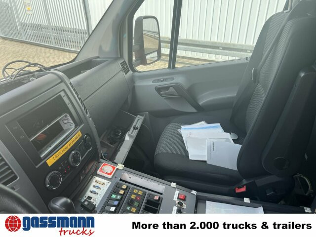 Mercedes-Benz Sprinter 516 CDI 4x2, Rettungswagen, Bi-Xenon - فان: صورة 3 Mercedes-Benz Sprinter 516 CDI 4x2, Rettungswagen, Bi-Xenon - فان: صورة 3