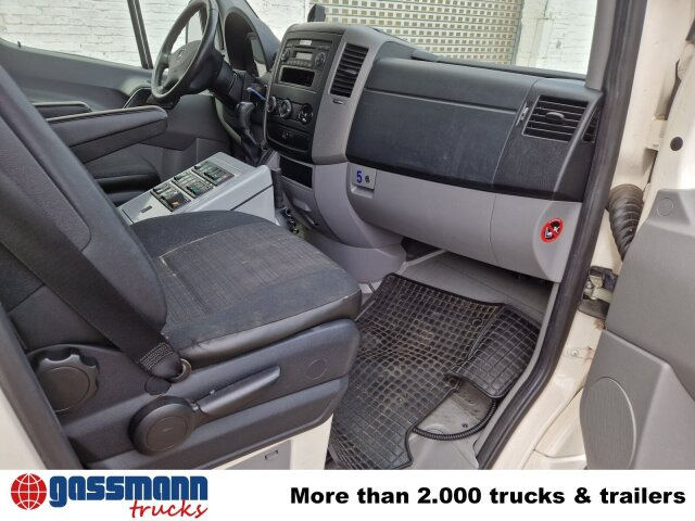 Mercedes-Benz Sprinter 516 CDI 4x2, Rettungswagen - فان: صورة 4 Mercedes-Benz Sprinter 516 CDI 4x2, Rettungswagen - فان: صورة 4