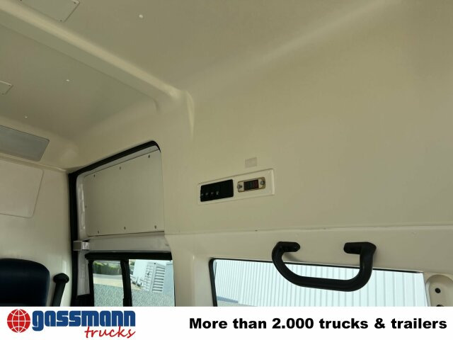 Volkswagen T5 2.0 TDI 4x2, Krankenwagen - سيارة إسعاف: صورة 2 Volkswagen T5 2.0 TDI 4x2, Krankenwagen - سيارة إسعاف: صورة 2