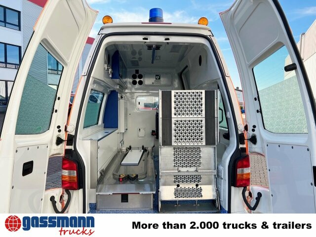 Volkswagen T5 2.5 TDI 4x2, Krankenwagen - سيارة إسعاف: صورة 2 Volkswagen T5 2.5 TDI 4x2, Krankenwagen - سيارة إسعاف: صورة 2