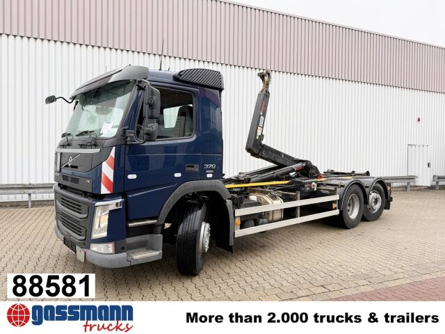 Volvo FM 370/410 6x2, Lenk-/Liftachse - شاحنة برافعة خطافية: صورة 1 Volvo FM 370/410 6x2, Lenk-/Liftachse - شاحنة برافعة خطافية: صورة 1