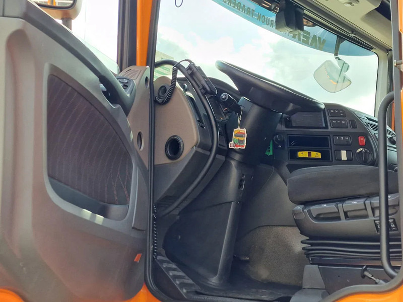 DAF XF 530 4x2 - Livestock Menke 2 deck water & ventilation - شاحنة ماشية: صورة 4 DAF XF 530 4x2 - Livestock Menke 2 deck water & ventilation - شاحنة ماشية: صورة 4