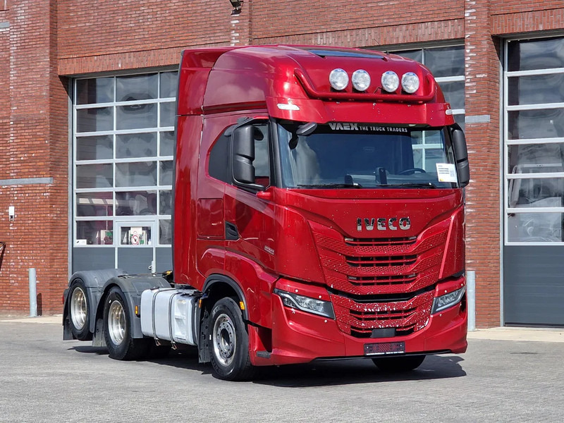 Iveco S-WAY 570 6x2 - Retarder - Full air - 3.20 WB - Navi - مقطورة السحب: صورة 1 Iveco S-WAY 570 6x2 - Retarder - Full air - 3.20 WB - Navi - مقطورة السحب: صورة 1