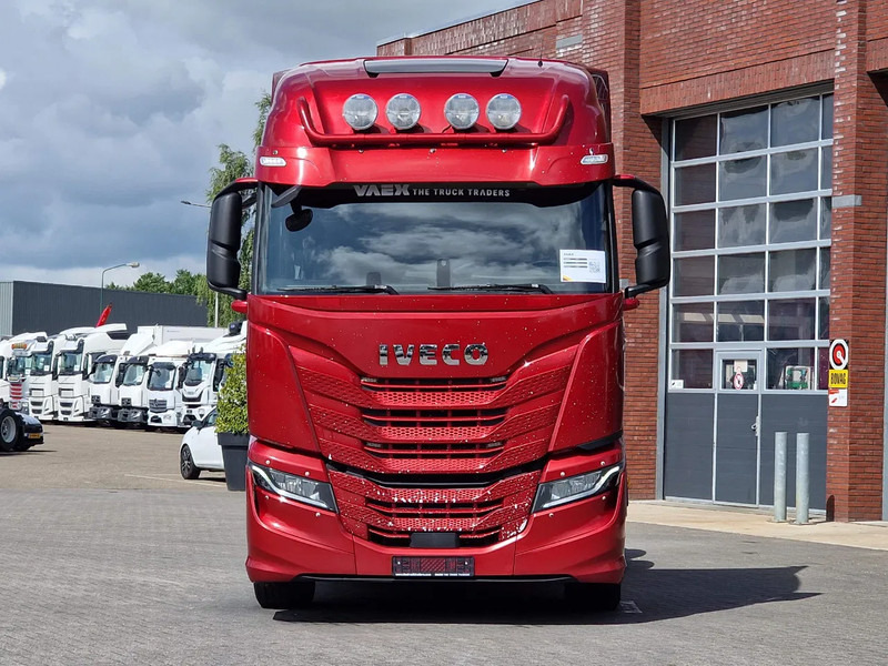 Iveco S-WAY 570 6x2 - Retarder - Full air - 3.20 WB - Navi - مقطورة السحب: صورة 2 Iveco S-WAY 570 6x2 - Retarder - Full air - 3.20 WB - Navi - مقطورة السحب: صورة 2