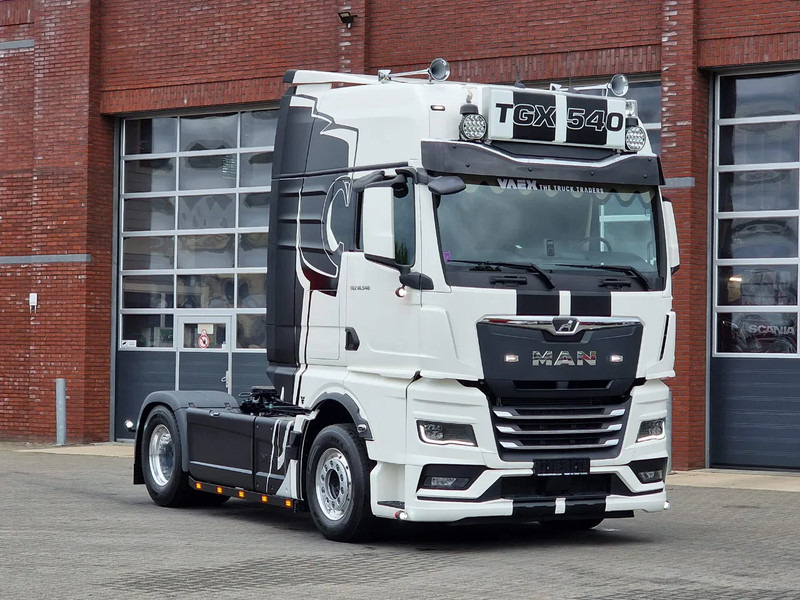MAN TGX 18.540 GX - New - Retarder - Night clima - Alcoa - Show truck - Lightbar - - رأس تريلا: صورة 1 MAN TGX 18.540 GX - New - Retarder - Night clima - Alcoa - Show truck - Lightbar - - رأس تريلا: صورة 1