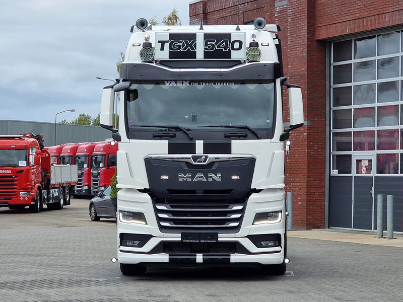 MAN TGX 18.540 GX - New - Retarder - Night clima - Alcoa - Show truck - Lightbar - - رأس تريلا: صورة 2 MAN TGX 18.540 GX - New - Retarder - Night clima - Alcoa - Show truck - Lightbar - - رأس تريلا: صورة 2