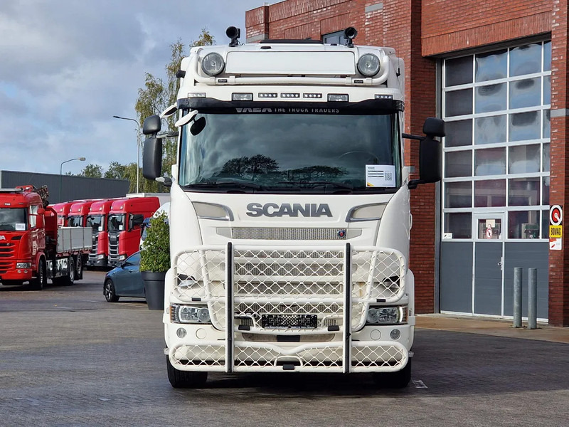 Scania R520 V8 8x2*4 - Milk tank - 19.000L - 4 compartments - Pump and counter - Retarder - شاحنة صهريج: صورة 2 Scania R520 V8 8x2*4 - Milk tank - 19.000L - 4 compartments - Pump and counter - Retarder - شاحنة صهريج: صورة 2