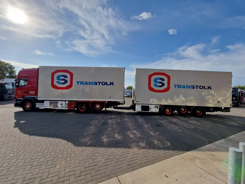 Scania R580 Topline 6x2*4 Frigo + Burg trailer - Retarder - Steering axle - Night clima - شاحنة ذات مبرد: صورة 4 Scania R580 Topline 6x2*4 Frigo + Burg trailer - Retarder - Steering axle - Night clima - شاحنة ذات مبرد: صورة 4